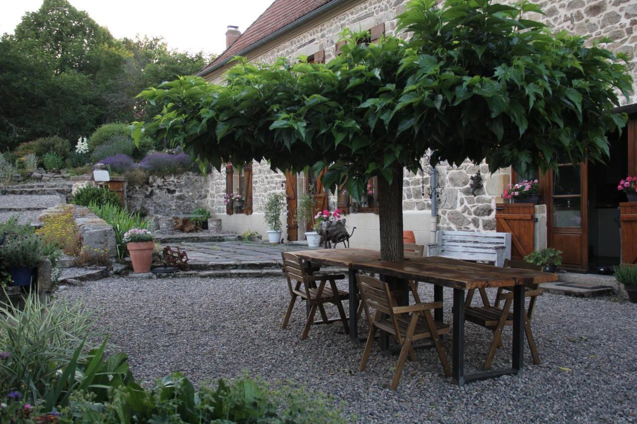 La Belle Ame Bed & Breakfast Saint-Priest-des-Champs Exterior photo