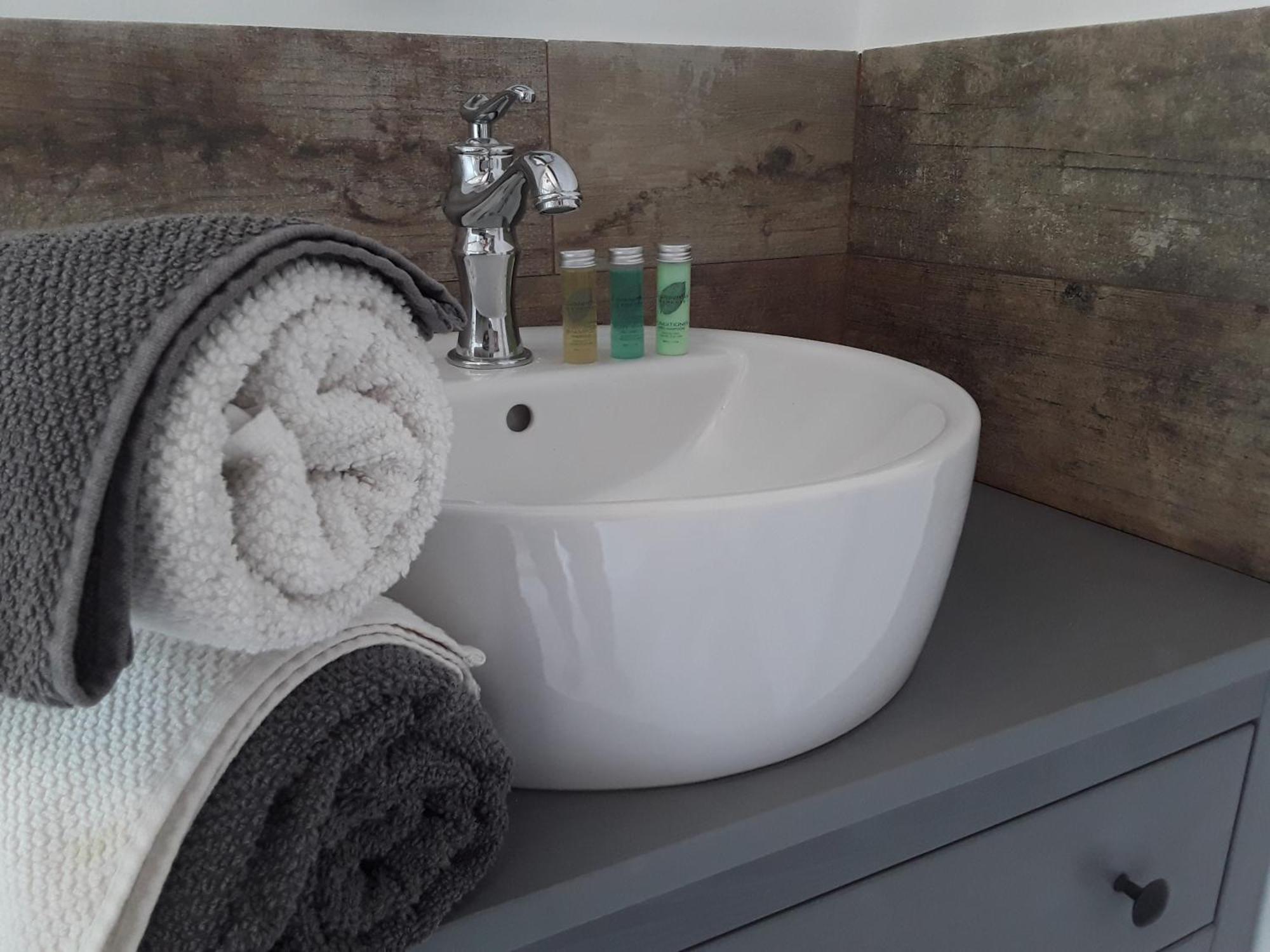 La Belle Ame Bed & Breakfast Saint-Priest-des-Champs Room photo
